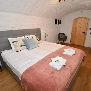  Apartment Family Nest
