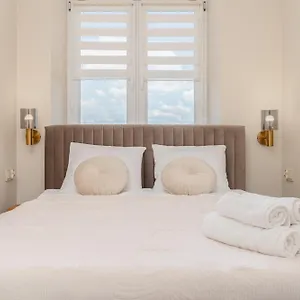  Apartamento Basztowa By Vsi