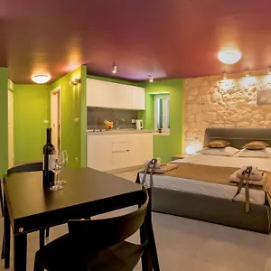  Apartment Annie's Stone & Croatia