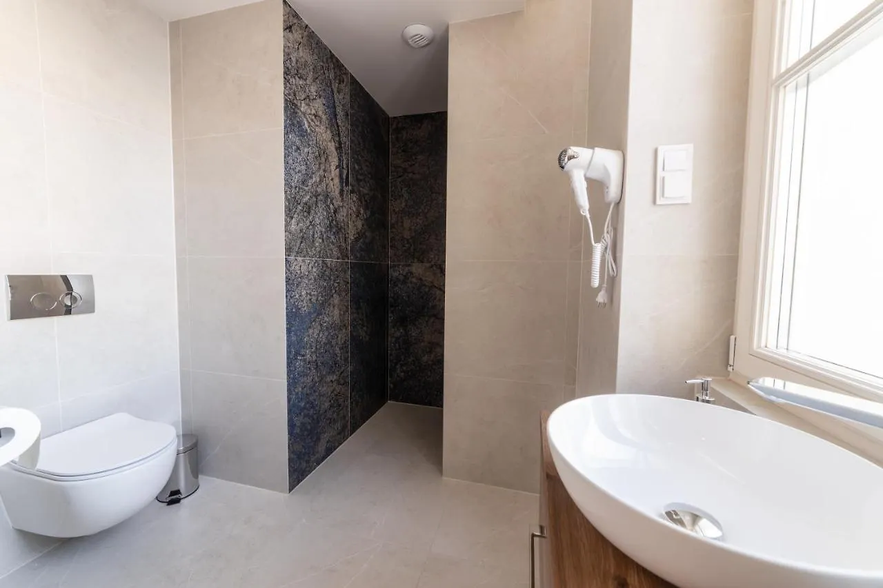Milu Apartments Sebastiana Krakau 0*,